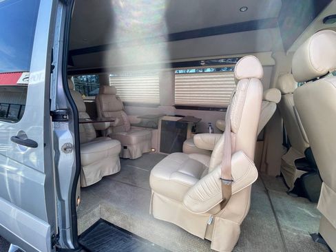 Used 2008 Dodge Sprinter 2500 image 19