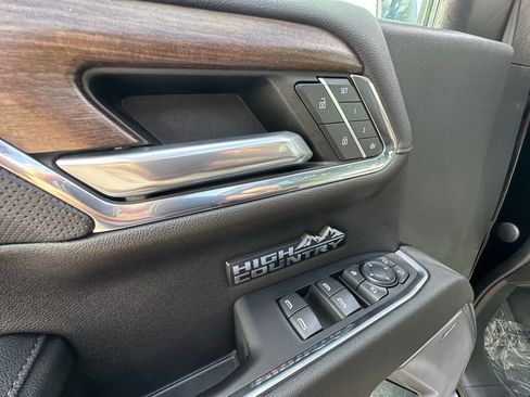 Used 2023 Chevrolet Silverado 1500 High Country w/ High Country Premium Package image 28