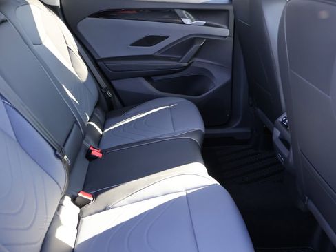 New 2026 Volkswagen Tiguan SE image 14