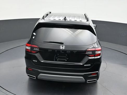 Used 2023 Honda Pilot Touring image 19