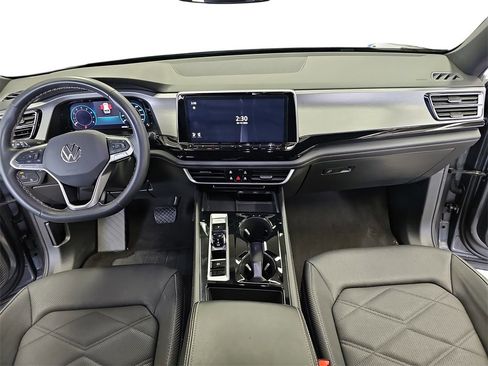 Used 2024 Volkswagen Atlas Cross Sport SE image 9