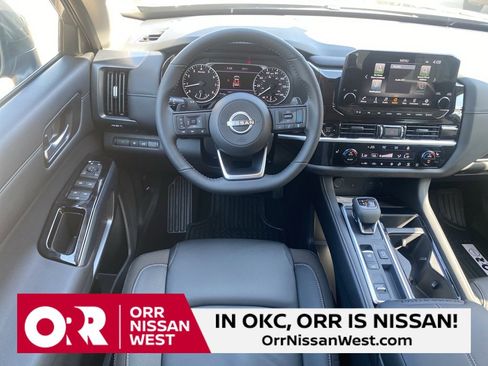 New 2025 Nissan Pathfinder SL w/ SL Premium Package image 22