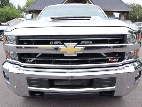 Used 2019 Chevrolet Silverado 2500 LTZ w/ Duramax Plus Package AWD/4WD image 2