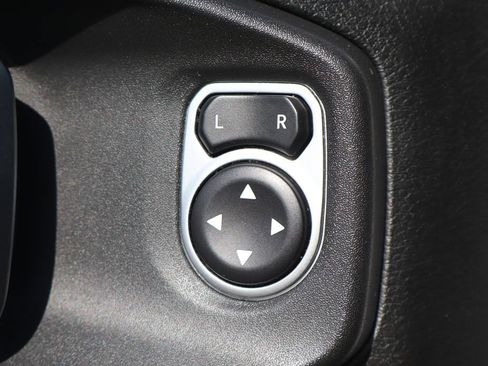 Used 2018 Jeep Wrangler Unlimited Sport AWD/4WD image 19