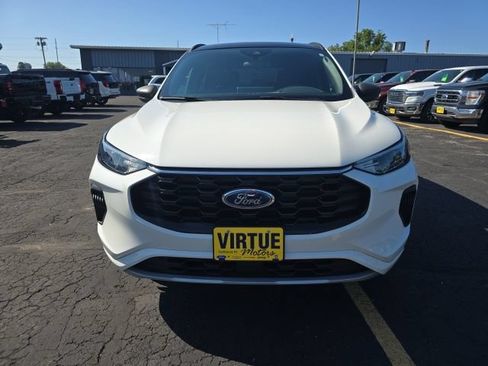 Used 2024 Ford Escape ST-Line w/ Tech Pack #1 AWD/4WD image 2