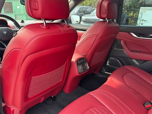 Used 2023 Maserati Levante Modena image 32