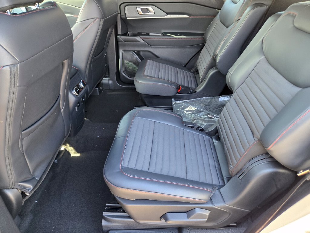 New 2027 Ford Explorer ST-Line w/ Premium Package RWD image 12
