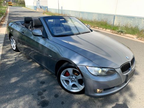 Used 2010 BMW 328i Convertible image 1