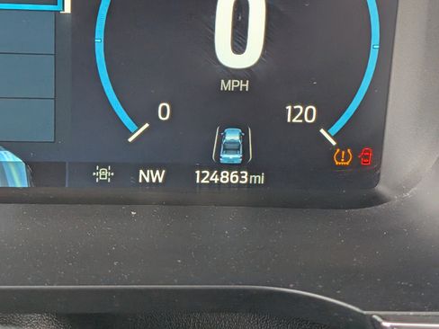 Used 2022 Ford F150 Lariat w/ Equipment Group 501A Mid image 24