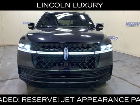 Used 2025 Lincoln Navigator Reserve w/ Jet Appearance Package AWD/4WD image 8