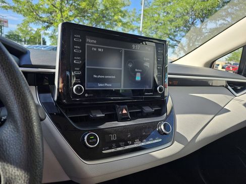 Used 2021 Toyota Corolla LE FWD image 13