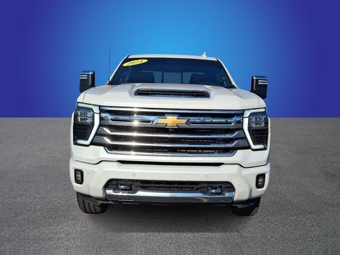 Used 2024 Chevrolet Silverado 2500 High Country w/ High Country Premium Package image 2