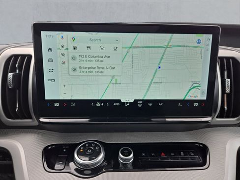 Certified 2025 Ford Expedition Active image 18