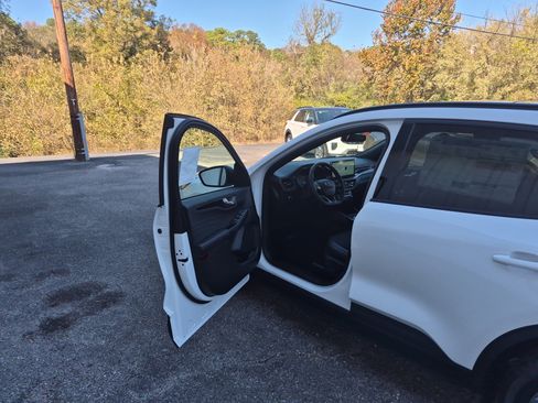 New 2026 Ford Escape ST-Line w/ Tech Pack #1 image 10