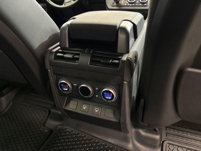 Used 2023 Land Rover Defender 110 X-Dynamic SE AWD/4WD image 12