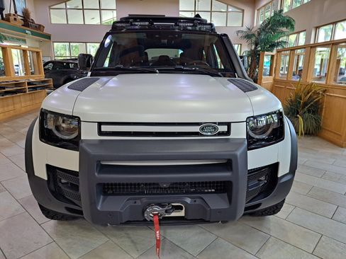 Used 2024 Land Rover Defender 110 S image 6