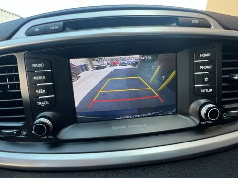 Used 2019 Kia Sorento EX FWD image 24