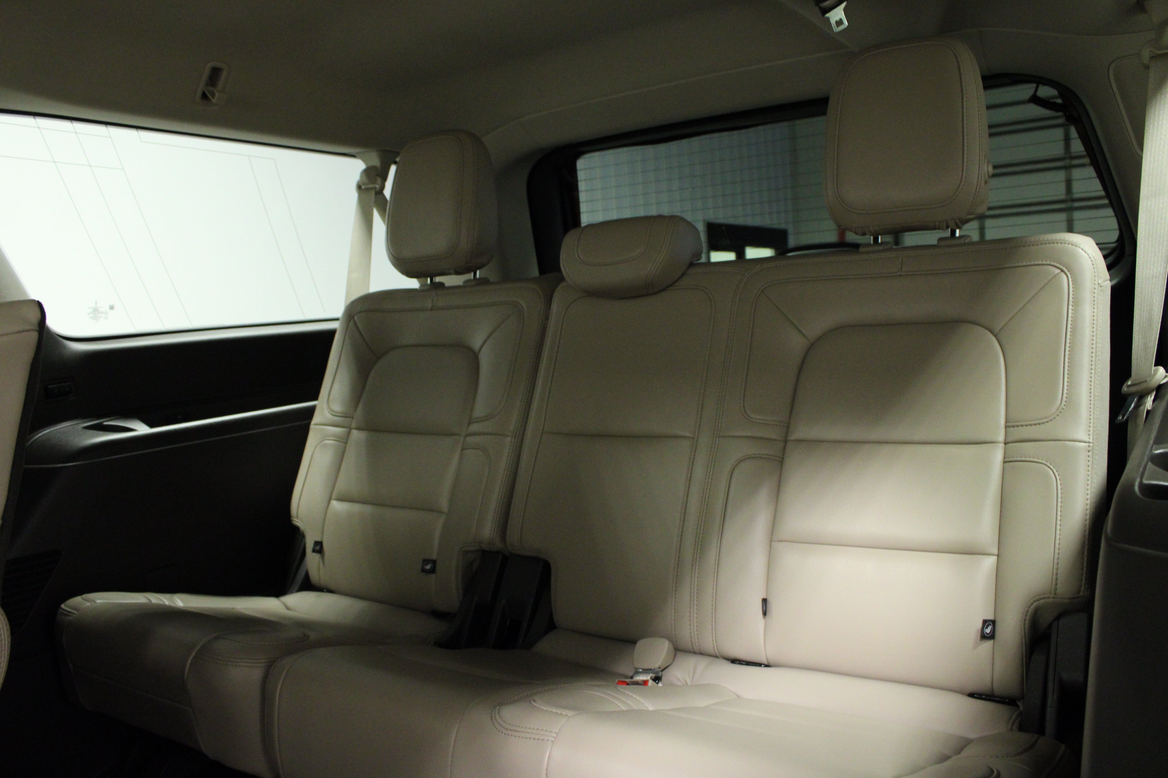 Used 2024 Lincoln Navigator L Reserve AWD/4WD image 14