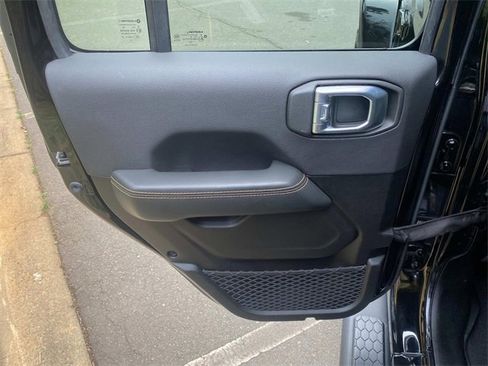 Used 2024 Jeep Wrangler Sahara w/ Technology Group image 10