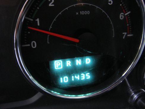 Used 2011 Jeep Wrangler Unlimited 70th Anniversary w/ Connectivity Group image 17