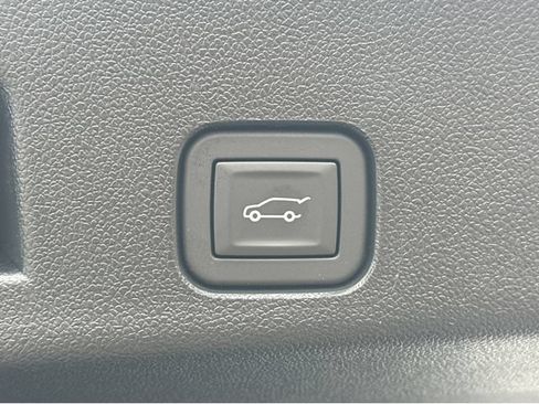 New 2026 GMC Acadia Denali Ultimate w/ LPO, Floor Liner Package AWD/4WD image 13