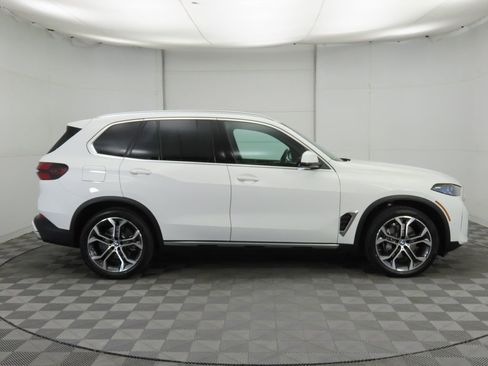 New 2026 BMW X5 xDrive40i w/ Climate Comfort Package image 4