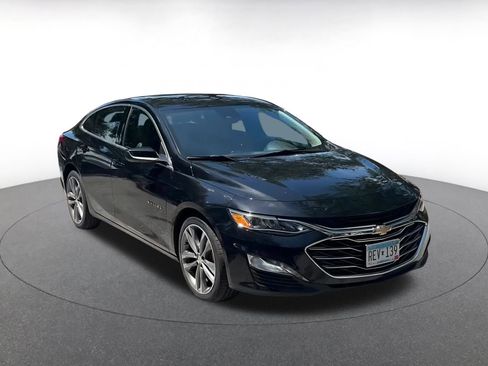 Used 2024 Chevrolet Malibu LT image 3