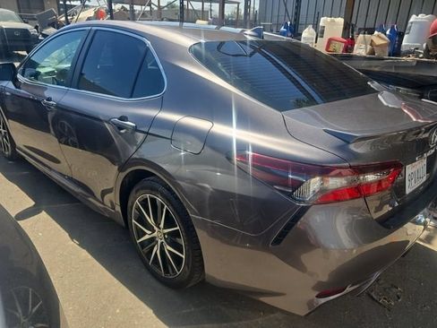 Used 2024 Toyota Camry SE FWD image 3