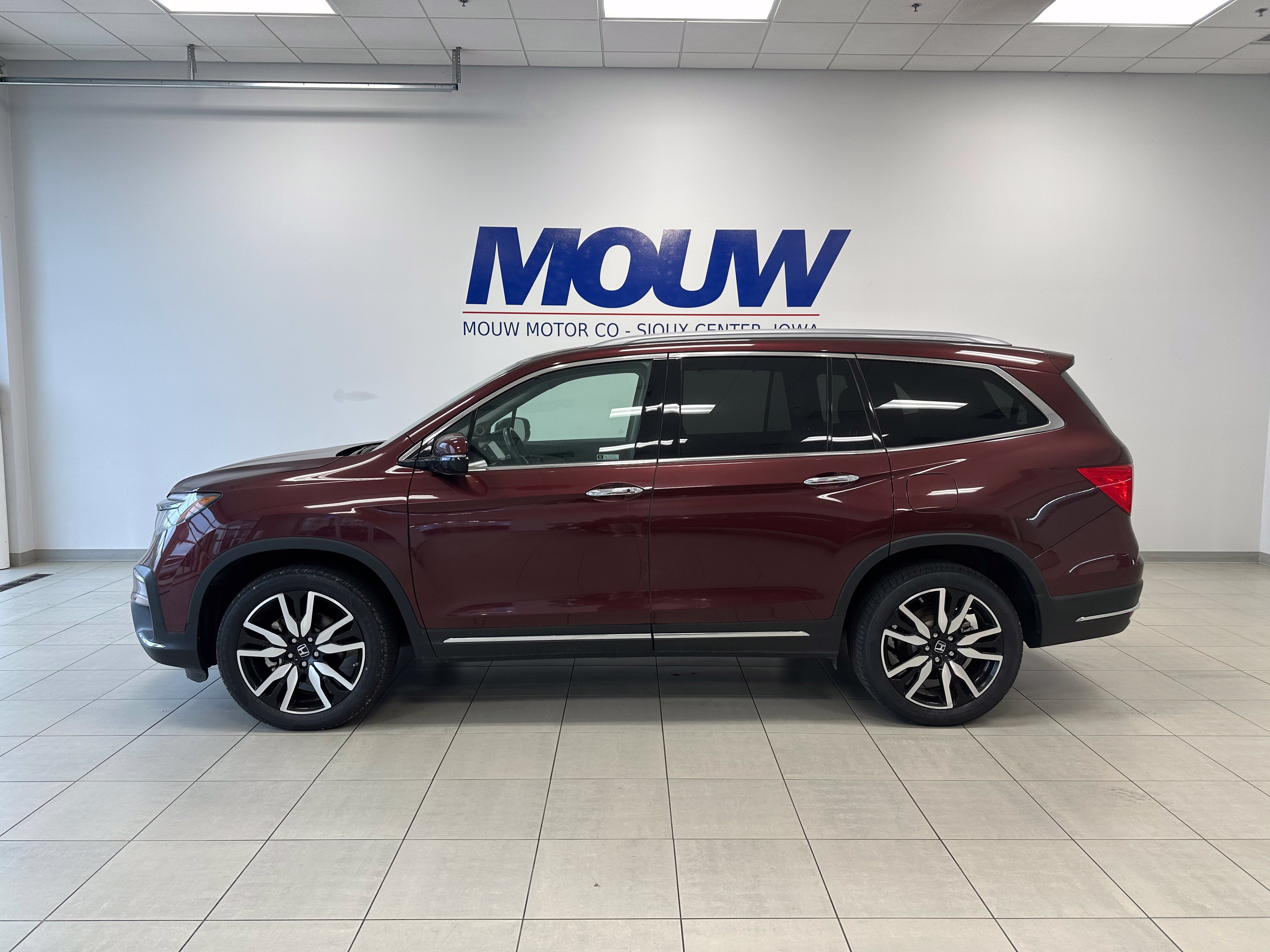 Used 2021 Honda Pilot Touring image 1