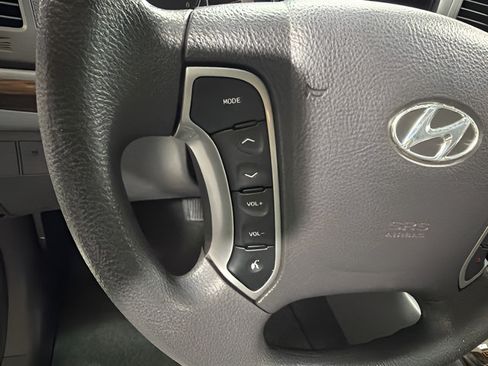 Used 2010 Hyundai Santa Fe GLS w/ Premium Pkg 2 FWD image 16