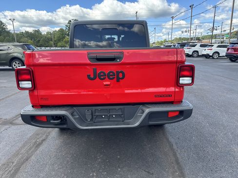Used 2020 Jeep Gladiator Sport w/ Quick Order Package 24S AWD/4WD image 4