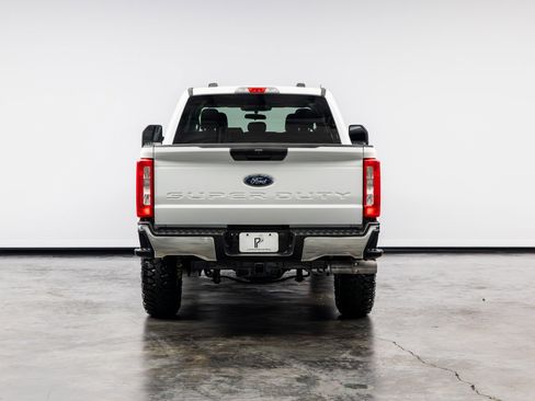 Used 2024 Ford F250 XLT w/ FX4 Off-Road Package AWD/4WD image 17