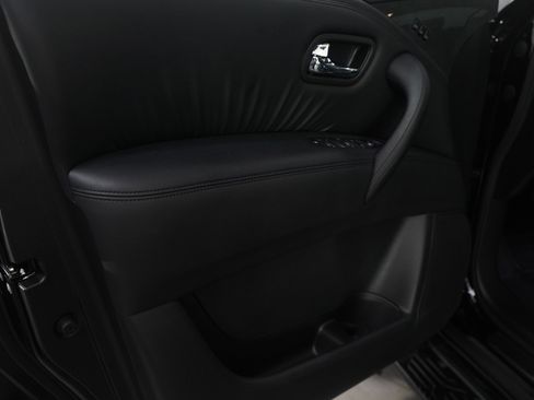 Used 2024 Nissan Armada SL w/ Midnight Edition Package image 23