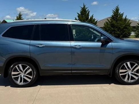 Used 2018 Honda Pilot Touring image 7