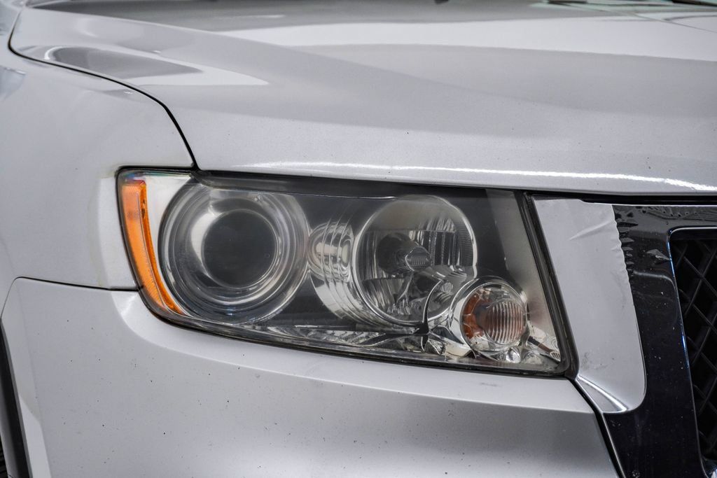 Used 2011 Jeep Grand Cherokee Overland AWD/4WD image 7