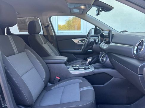 Used 2025 Chevrolet Blazer LT FWD image 23