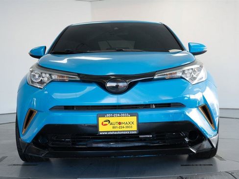 Used 2019 Toyota C-HR XLE image 2