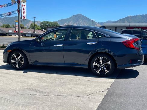 Used 2018 Honda Civic Touring image 8