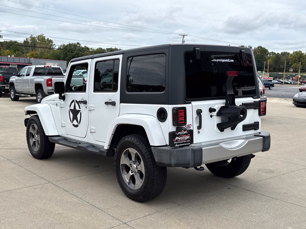 Used 2018 Jeep Wrangler Unlimited Sahara w/ Connectivity Group AWD/4WD image 4