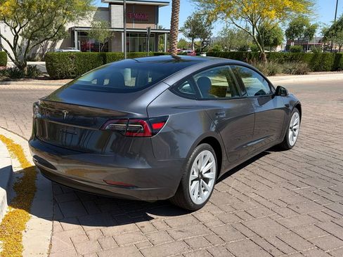 Used 2022 Tesla Model 3 image 3