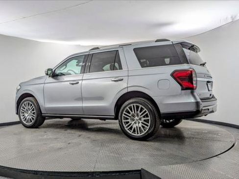 Used 2024 Ford Expedition Limited image 4