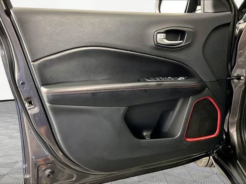 Used 2020 Jeep Compass Trailhawk AWD/4WD image 19