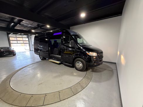 Used 2022 Mercedes-Benz Sprinter 3500 image 16