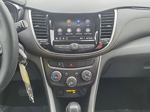 Used 2021 Chevrolet Trax LS image 21