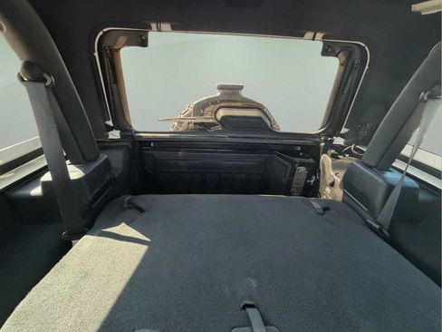 Used 2022 Jeep Wrangler Rubicon w/ LED Lighting Group AWD/4WD image 20
