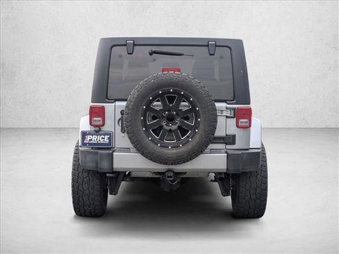Used 2016 Jeep Wrangler Unlimited Sahara image 7