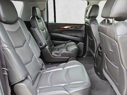 Used 2016 Cadillac Escalade ESV Luxury AWD/4WD image 22