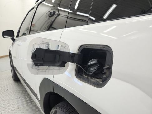 Used 2025 Hyundai Santa Fe Limited FWD image 18