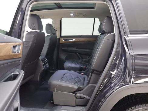 New 2026 Volkswagen Atlas SE w/ Panoramic Sunroof Package image 13