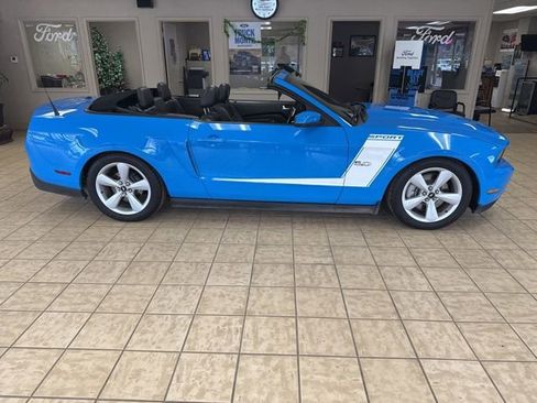 Used 2011 Ford Mustang GT Premium w/ Brembo Brake Pkg image 4